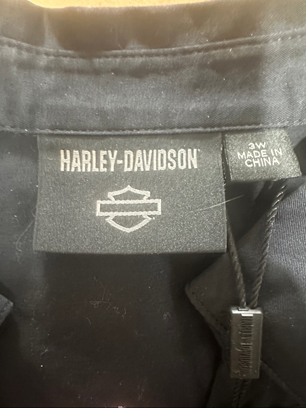 Harley-Davidson Black Shirt with Pink Trim - Picture 6 of 6